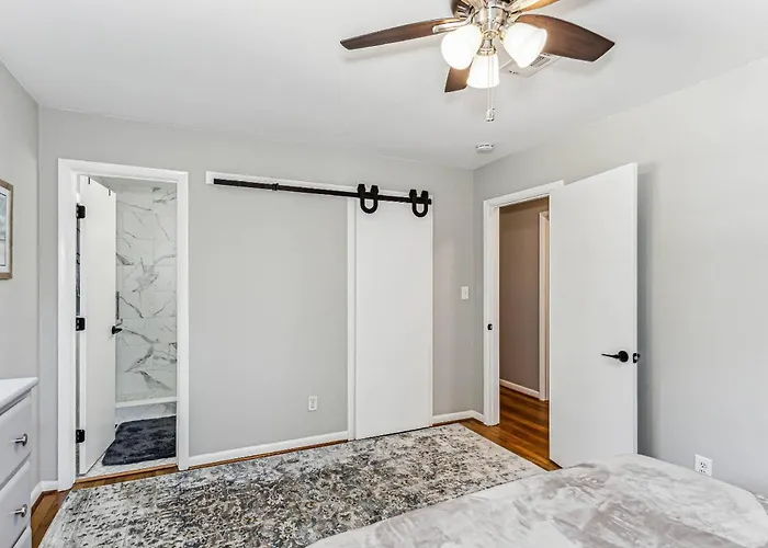 2967 Swan Lane