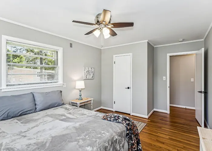 2967 Swan Lane * Pensacola