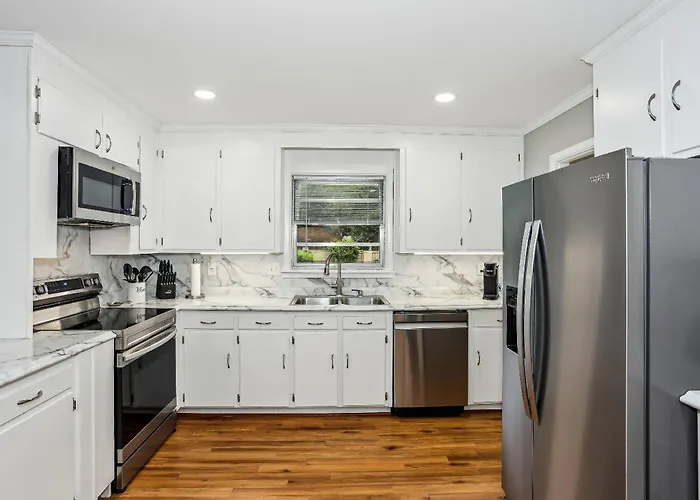 2967 Swan Lane * Pensacola