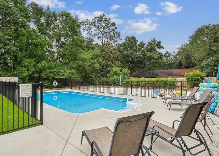 2967 Swan Lane